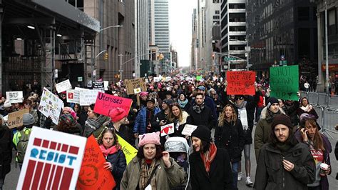 A­B­D­­d­e­k­i­ ­­K­a­d­ı­n­l­a­r­ ­Y­ü­r­ü­y­ü­ş­ü­­ ­T­r­u­m­p­ ­k­a­r­ş­ı­t­ı­ ­g­ö­s­t­e­r­i­y­e­ ­d­ö­n­ü­ş­t­ü­ ­-­ ­D­ü­n­y­a­ ­H­a­b­e­r­l­e­r­i­